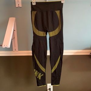 PINK Seamless Active workout leggings M